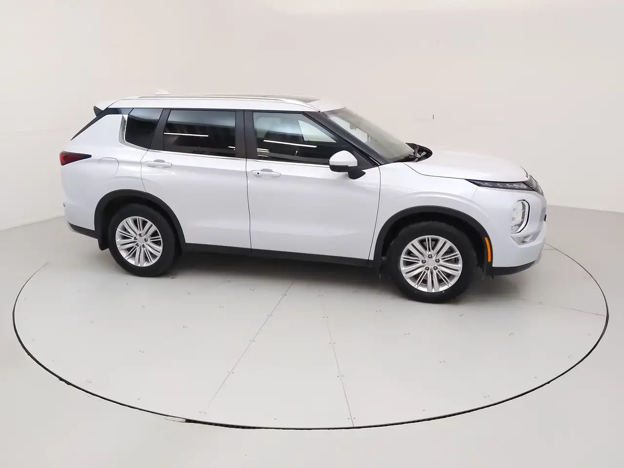 Mitsubishi Outlander photo Mitsubishi Outlander