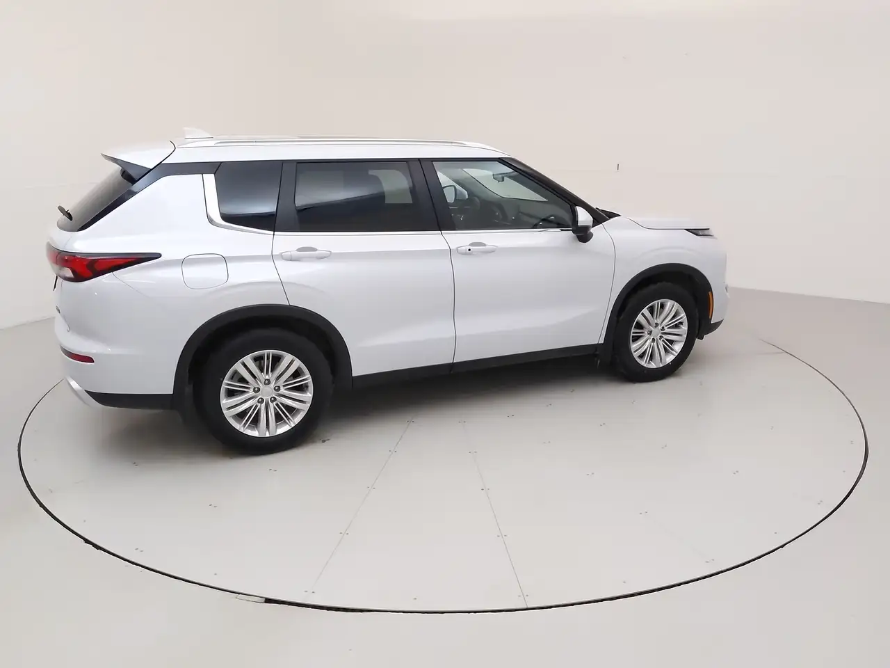 Mitsubishi Outlander photo Mitsubishi Outlander