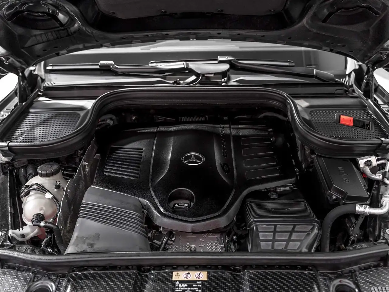 Mercedes-Benz GLS снимка Mercedes-Benz GLS