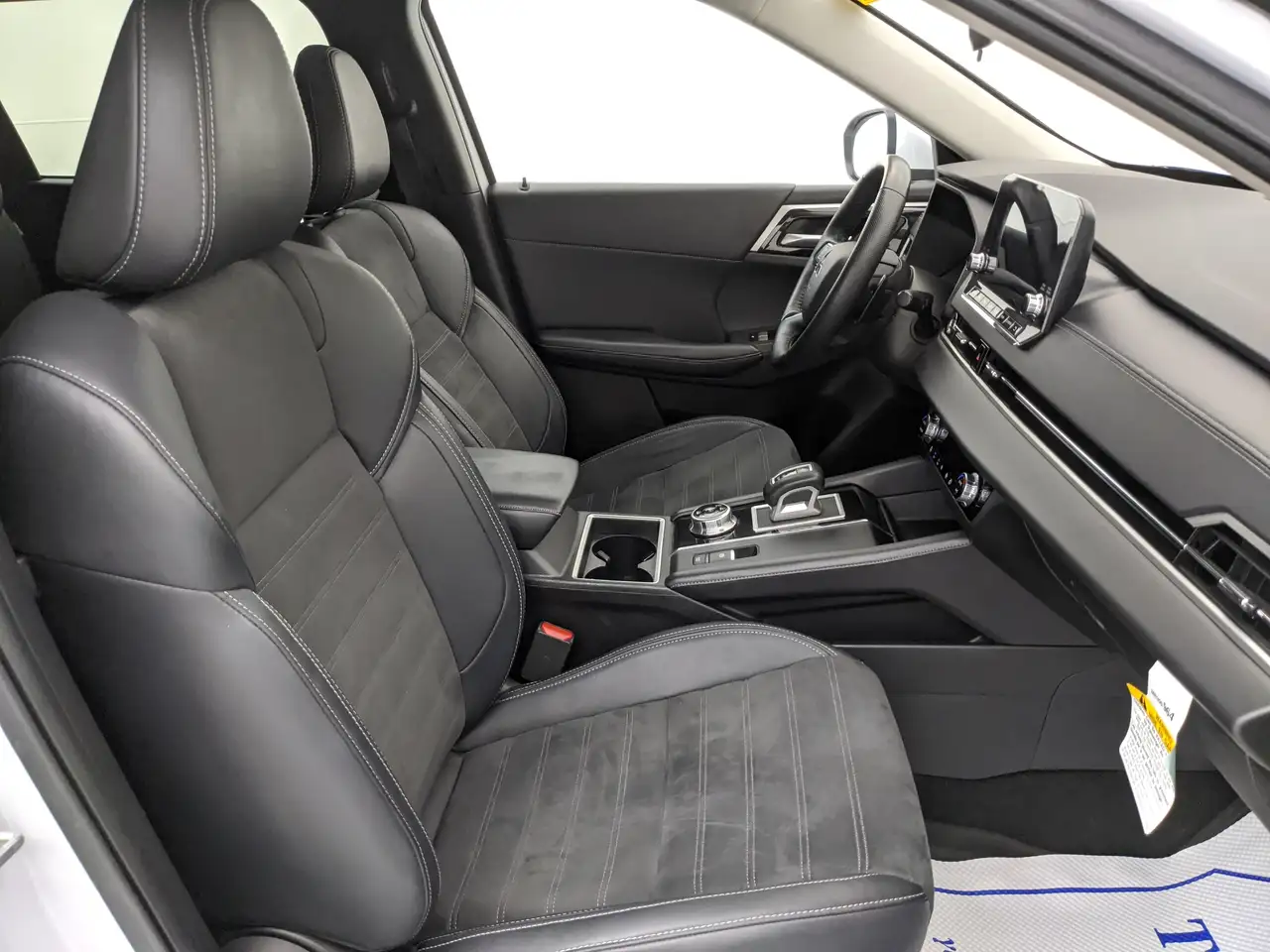 Mitsubishi Outlander photo Mitsubishi Outlander