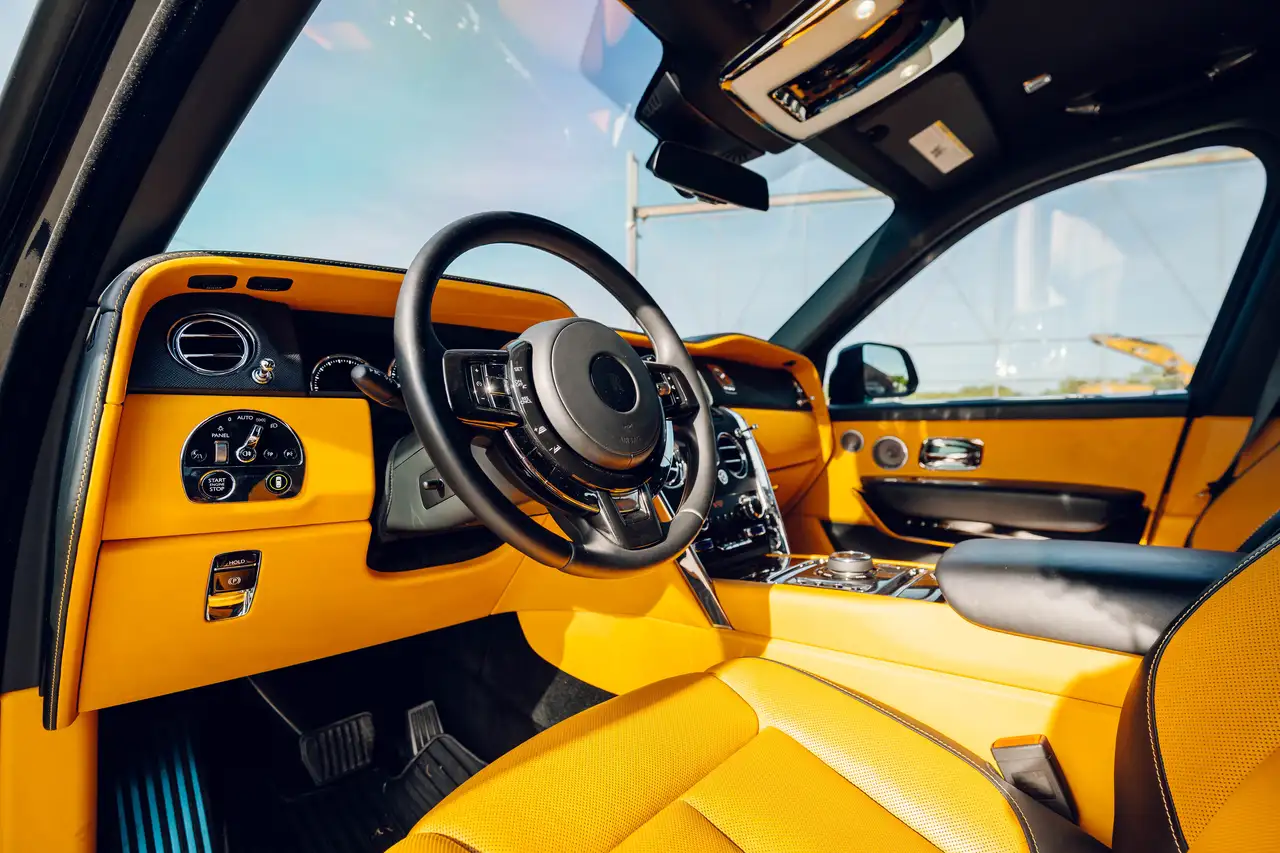 Rolls-Royce Cullinan снимка Rolls-Royce Cullinan
