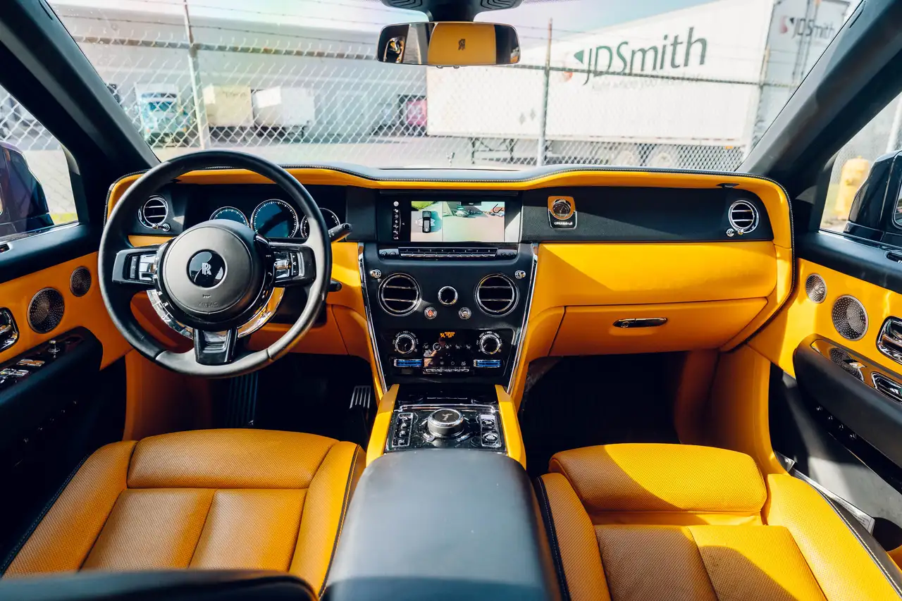 Rolls-Royce Cullinan снимка Rolls-Royce Cullinan