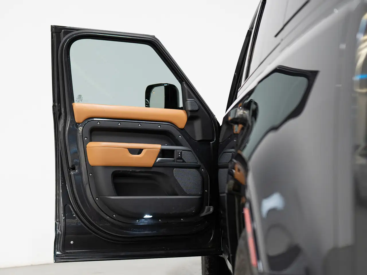 Land Rover Defender photo Land Rover Defender