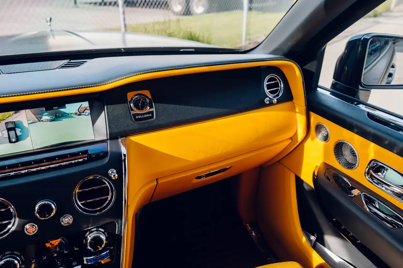Rolls-Royce Cullinan снимка Rolls-Royce Cullinan