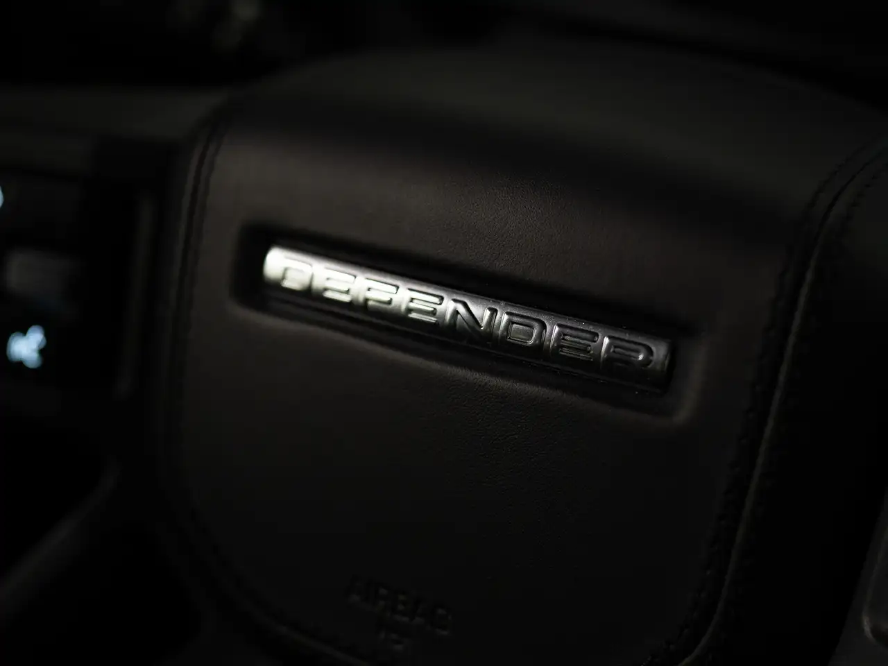 Land Rover Defender photo Land Rover Defender
