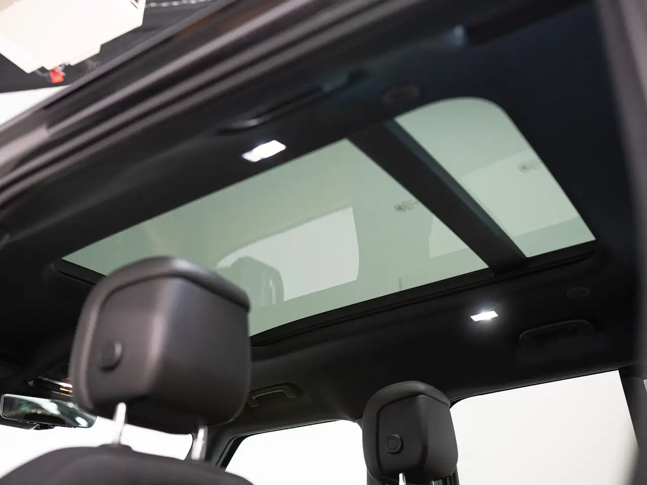 Land Rover Defender photo Land Rover Defender