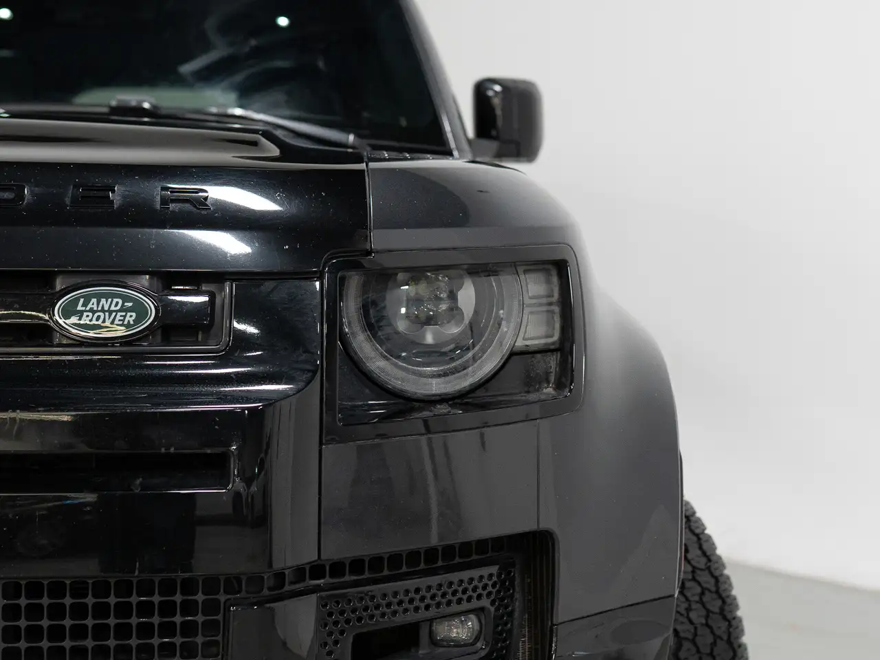 Land Rover Defender photo Land Rover Defender