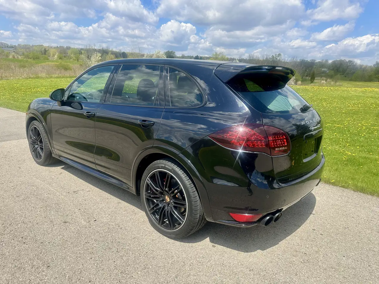 Porsche Cayenne снимка Porsche Cayenne