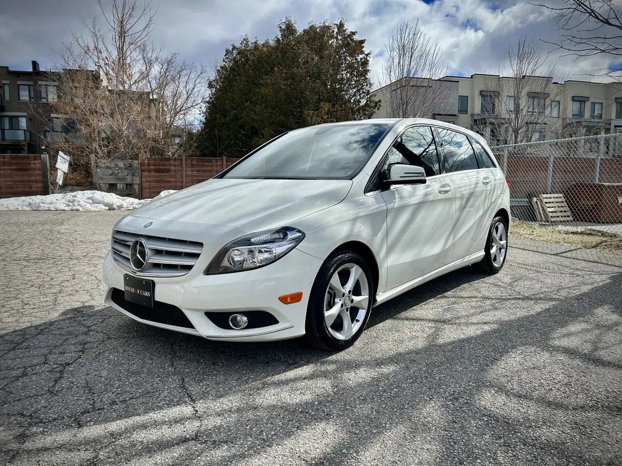 Mercedes-Benz B-Class снимка Mercedes-Benz B-Class