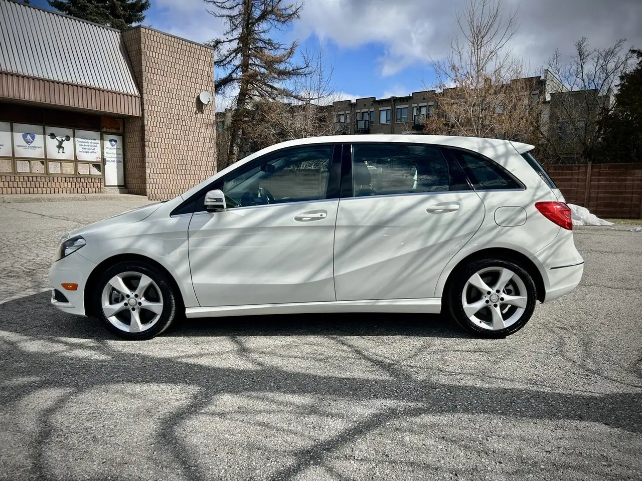 Mercedes-Benz B-Class снимка Mercedes-Benz B-Class