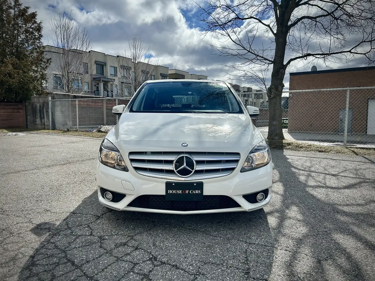 Mercedes-Benz B-Class снимка Mercedes-Benz B-Class