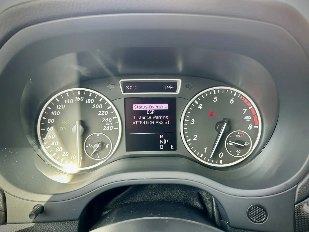 Mercedes-Benz B-Class снимка Mercedes-Benz B-Class