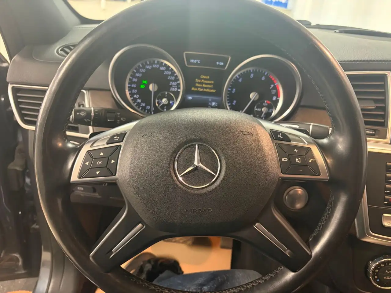Mercedes-Benz GL-Class fotografie Mercedes-Benz GL-Class