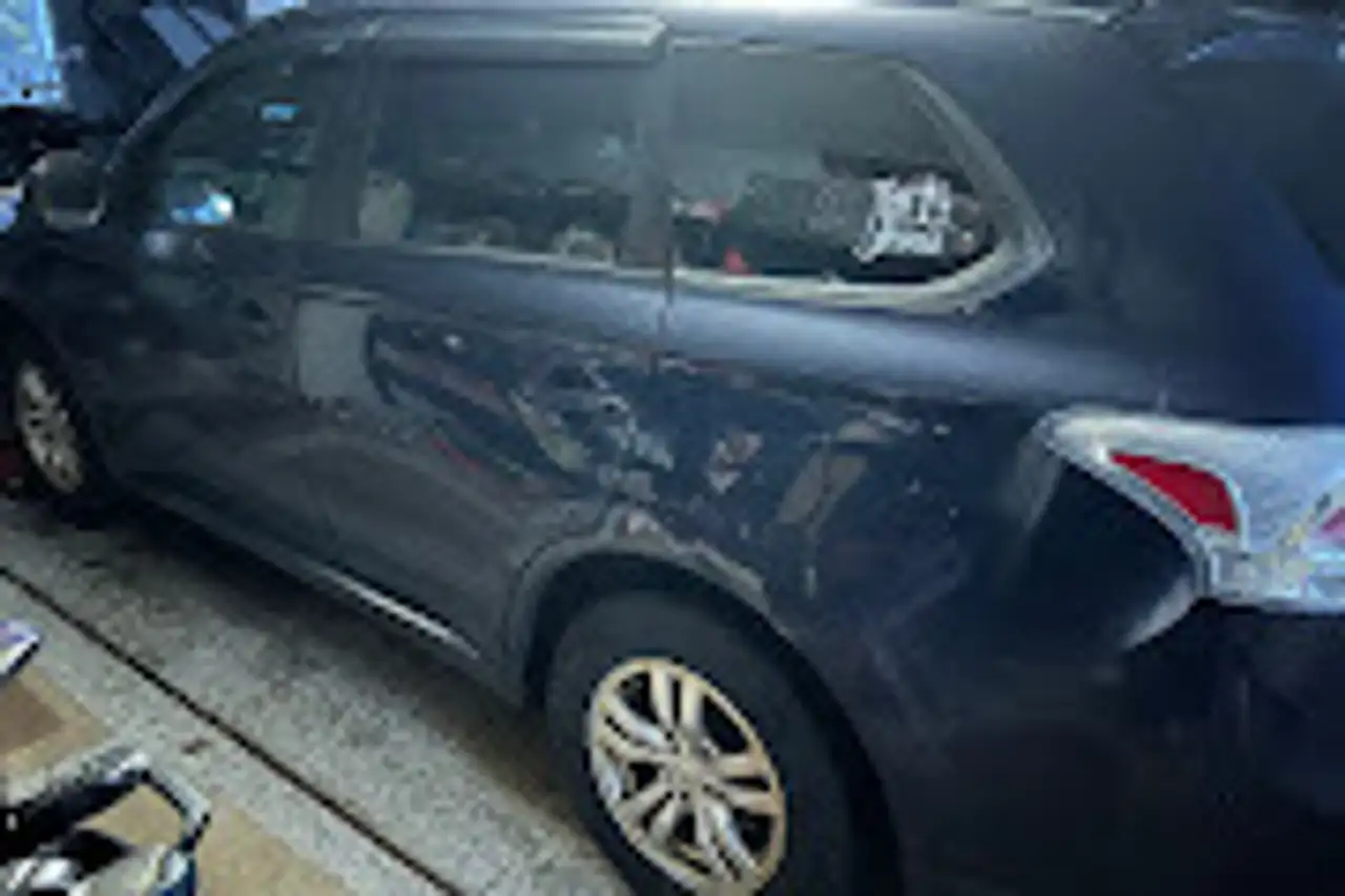 Mitsubishi Outlander photo Mitsubishi Outlander