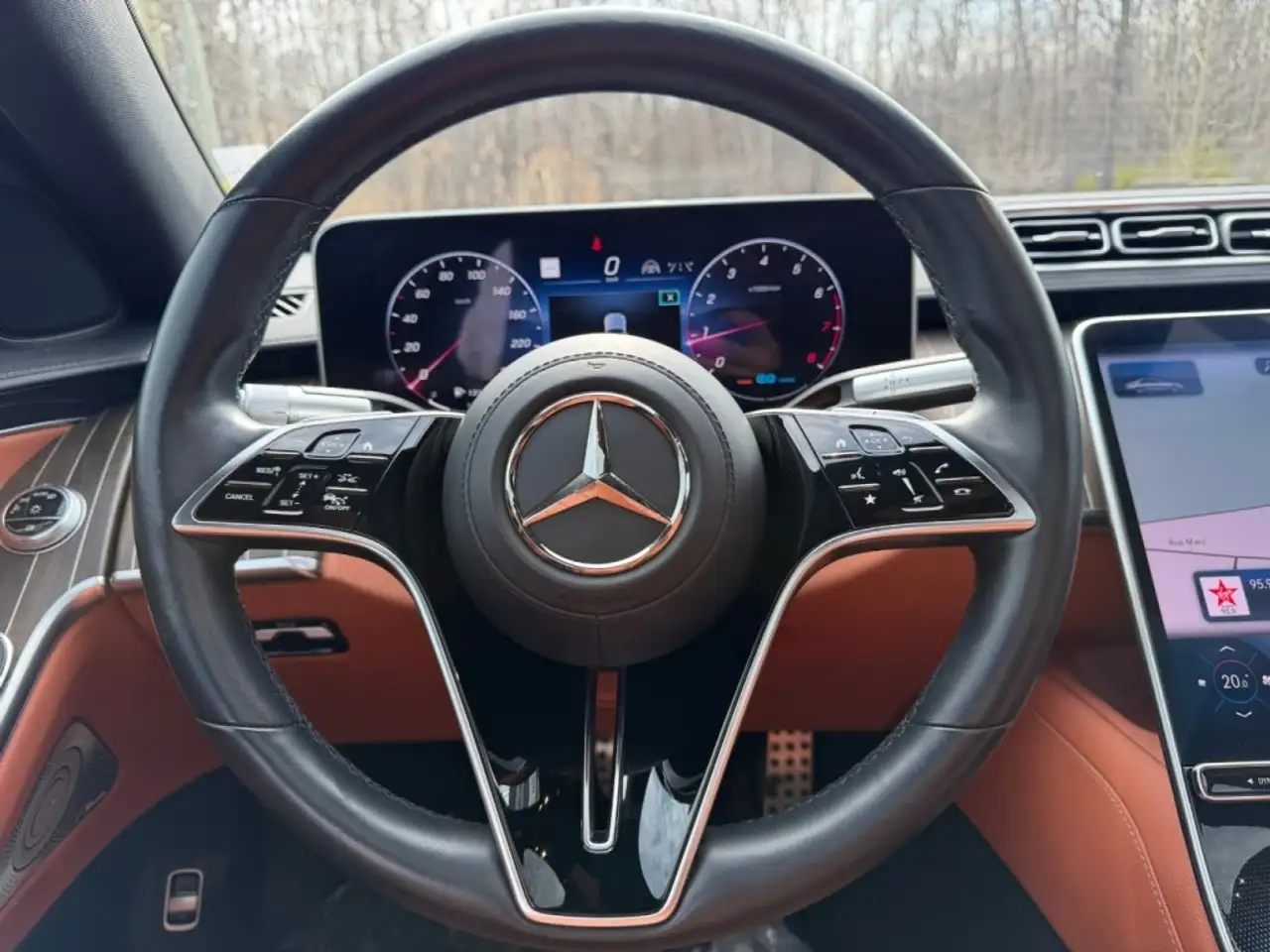 Mercedes-Benz S-Class снимка Mercedes-Benz S-Class