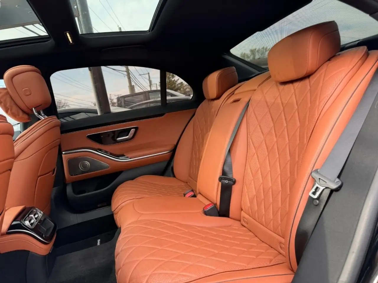 Mercedes-Benz S-Class снимка Mercedes-Benz S-Class