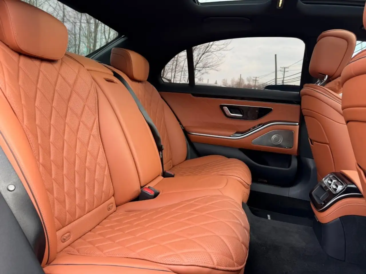 Mercedes-Benz S-Class снимка Mercedes-Benz S-Class