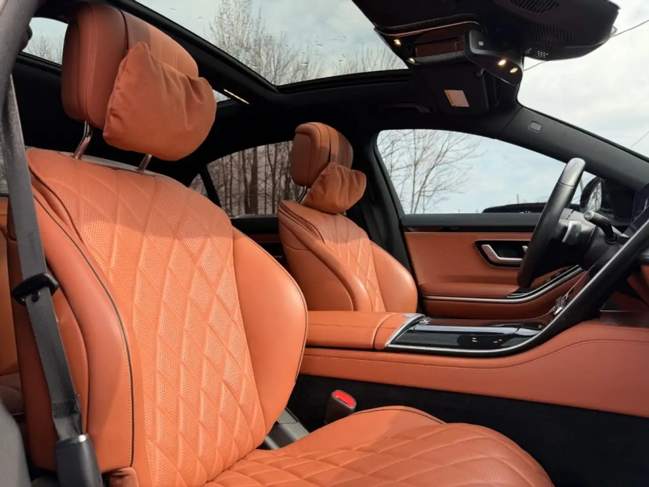 Mercedes-Benz S-Class снимка Mercedes-Benz S-Class