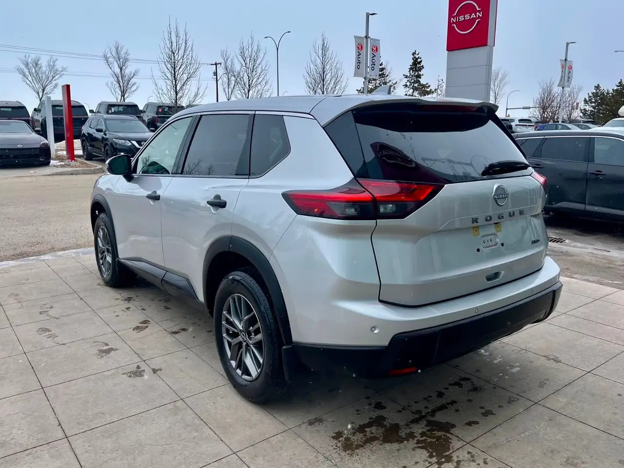 Nissan Rogue снимка Nissan Rogue