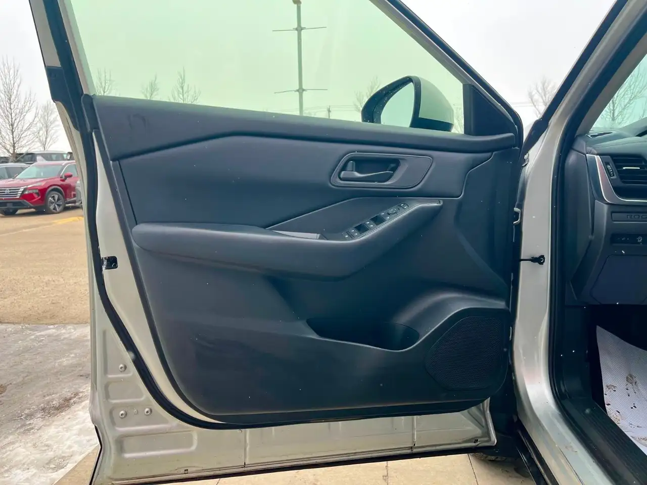 Nissan Rogue снимка Nissan Rogue
