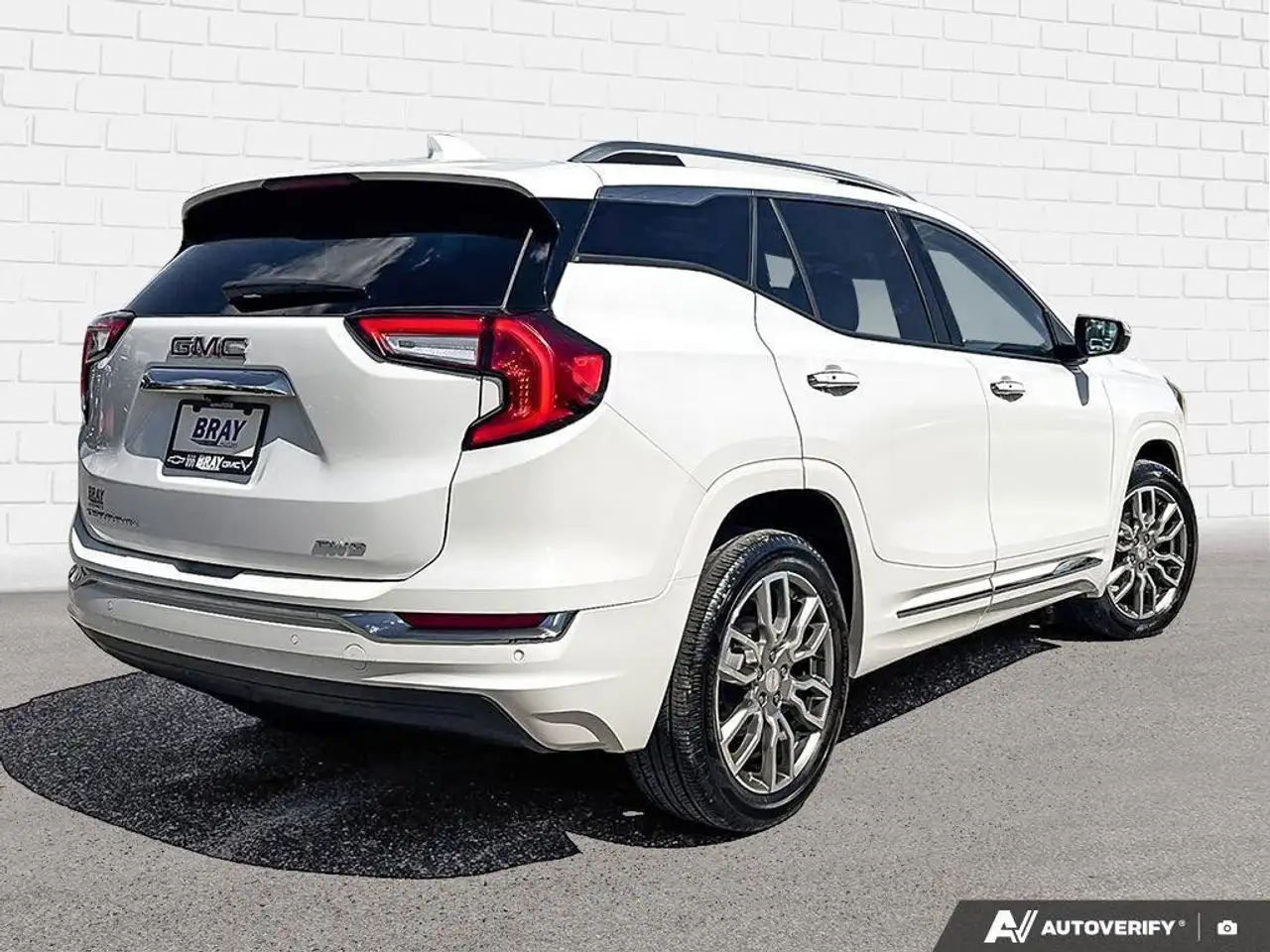 GMC Terrain photo GMC Terrain