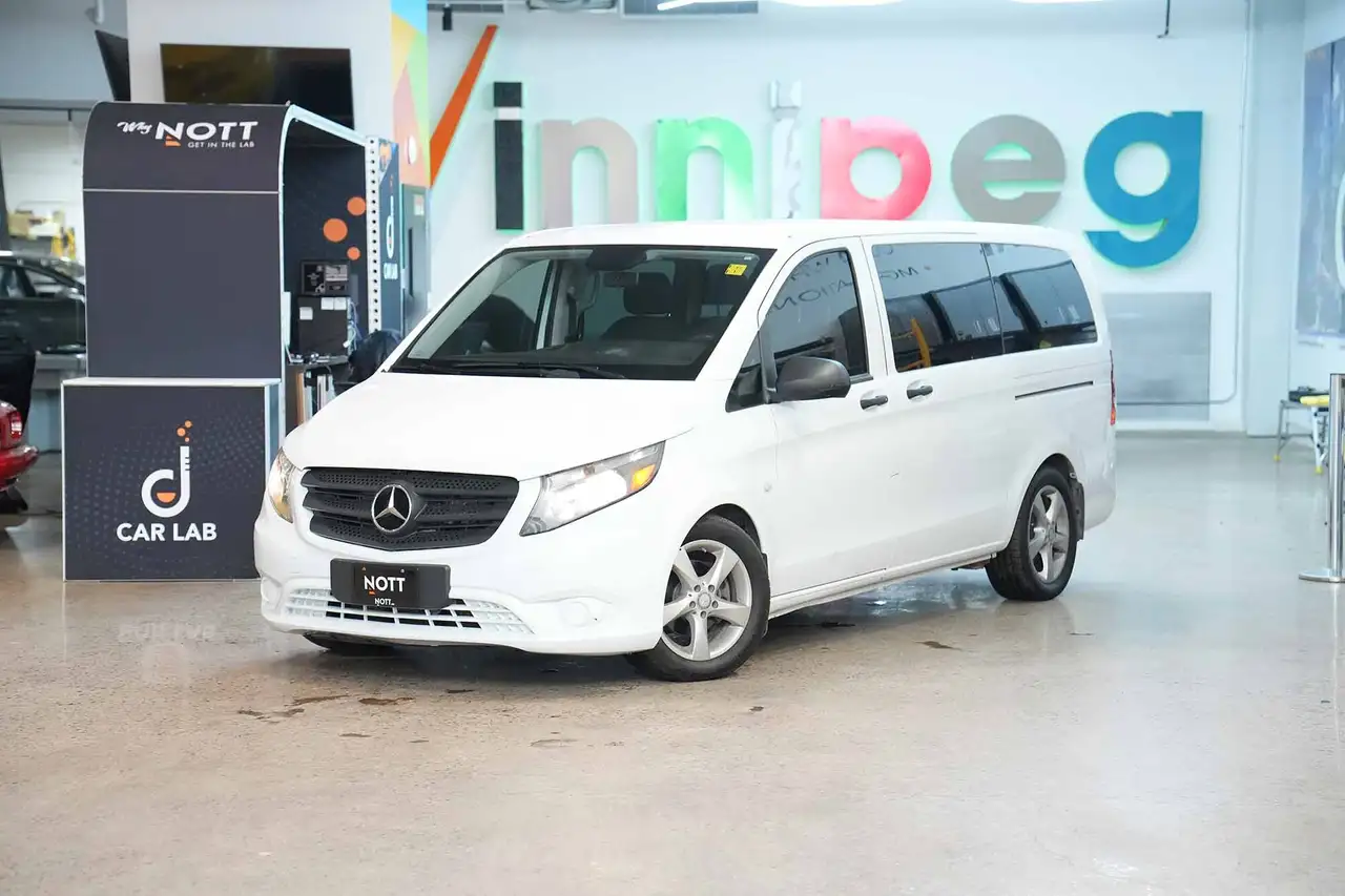 2016 Mercedes-Benz Metris Passenger Van