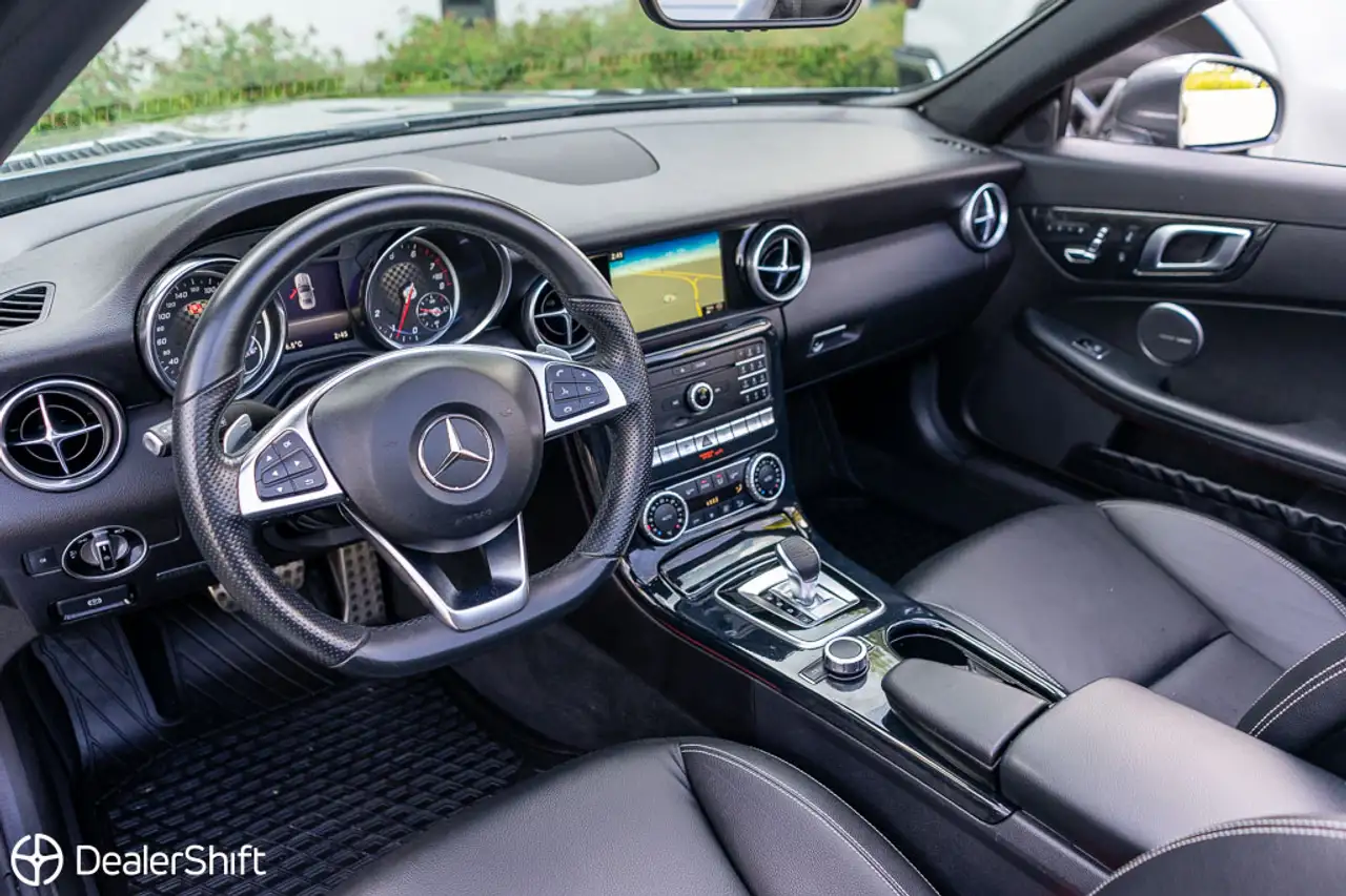 Mercedes-Benz SLC снимка Mercedes-Benz SLC