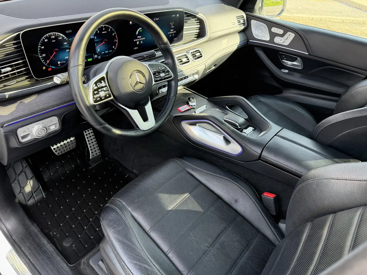 Mercedes-Benz GLS снимка Mercedes-Benz GLS