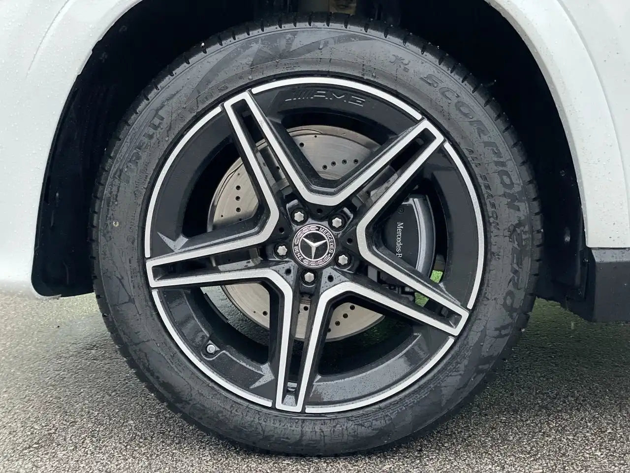 Mercedes-Benz GLS снимка Mercedes-Benz GLS