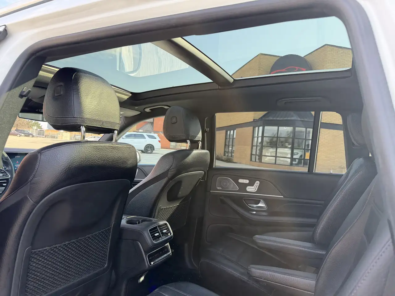 Mercedes-Benz GLS снимка Mercedes-Benz GLS