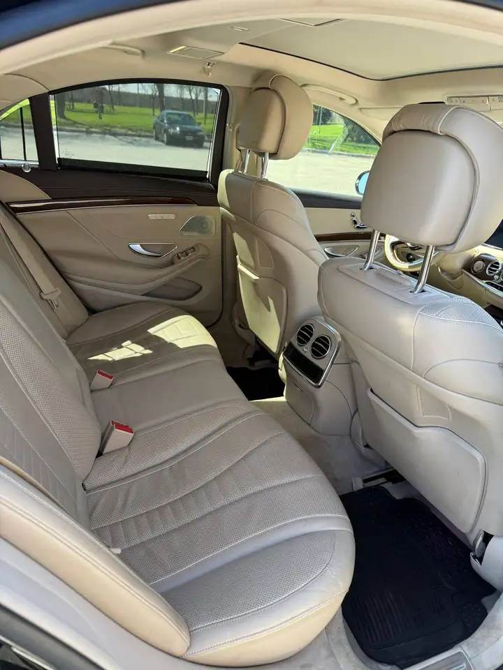 Mercedes-Benz S-Class снимка Mercedes-Benz S-Class