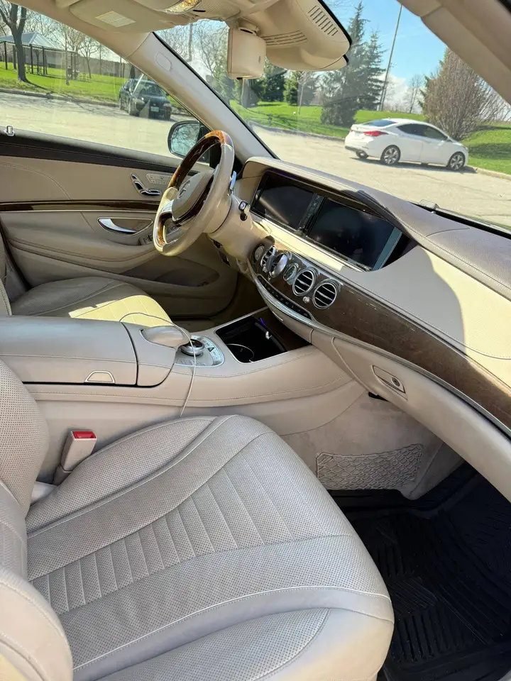 Mercedes-Benz S-Class снимка Mercedes-Benz S-Class