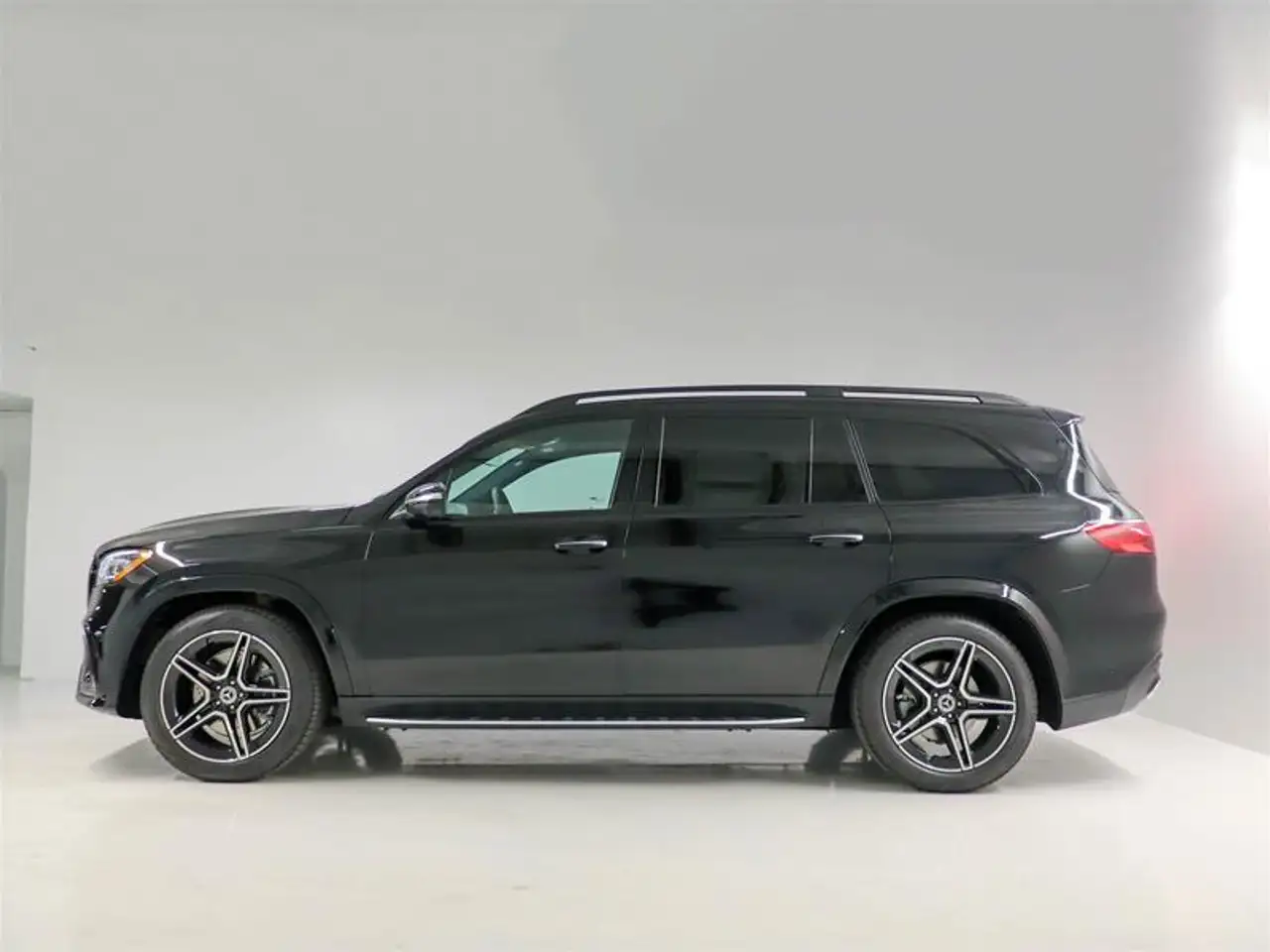 Mercedes-Benz GLS снимка Mercedes-Benz GLS