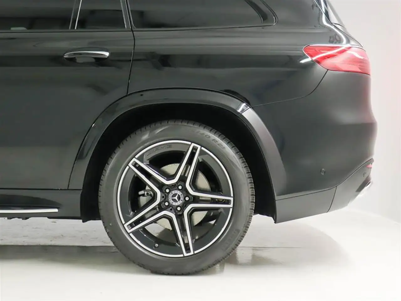 Mercedes-Benz GLS снимка Mercedes-Benz GLS