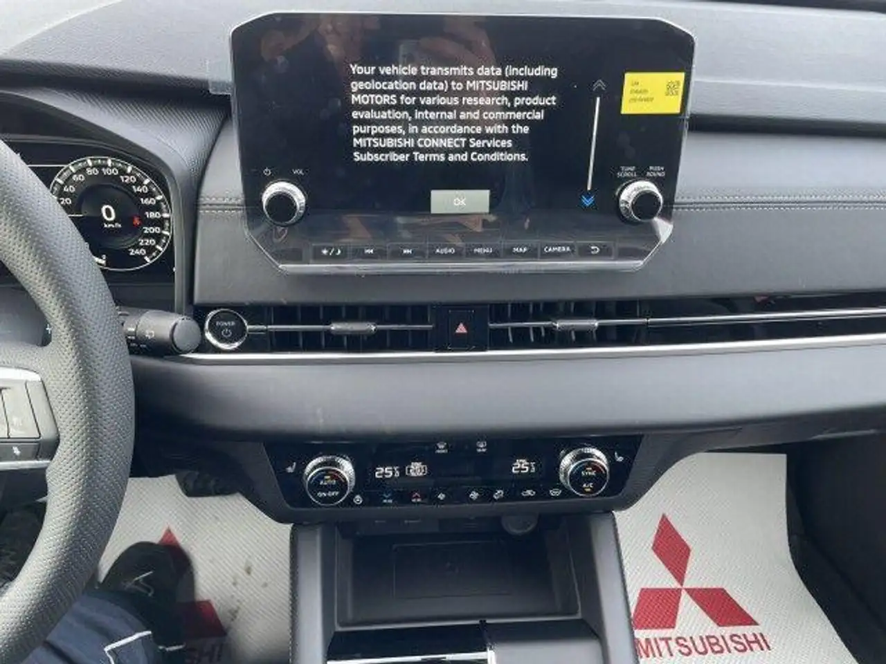 Mitsubishi Outlander снимка Mitsubishi Outlander