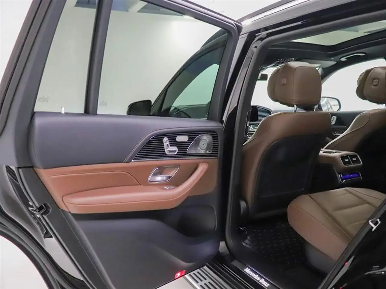 Mercedes-Benz GLS снимка Mercedes-Benz GLS