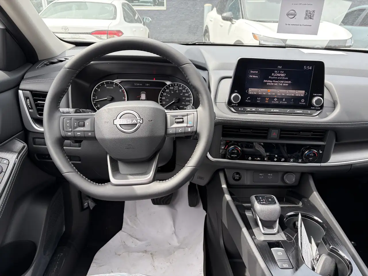 Nissan Rogue снимка Nissan Rogue