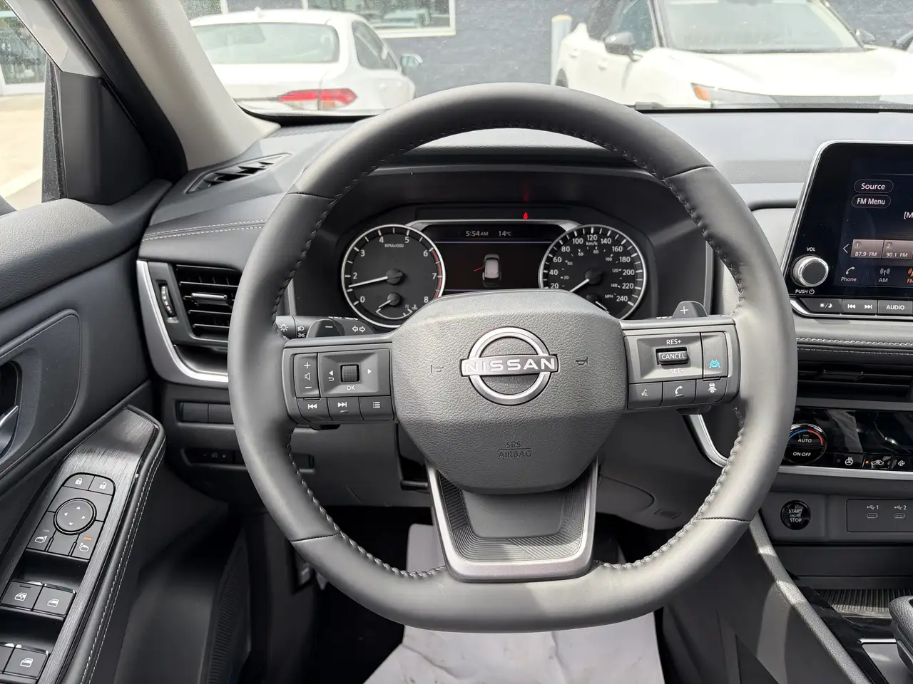 Nissan Rogue снимка Nissan Rogue