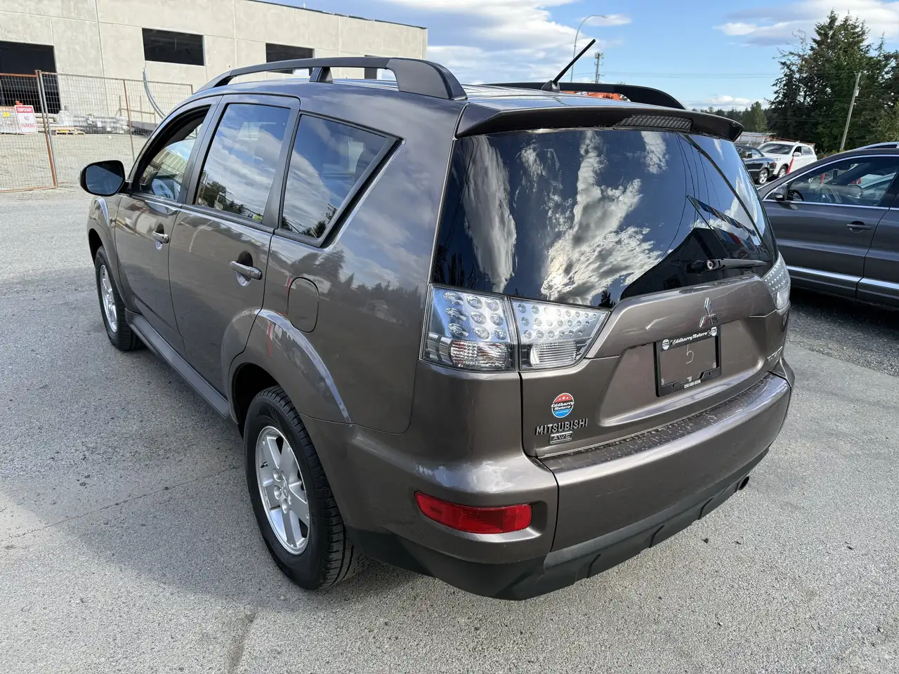 Mitsubishi Outlander снимка Mitsubishi Outlander