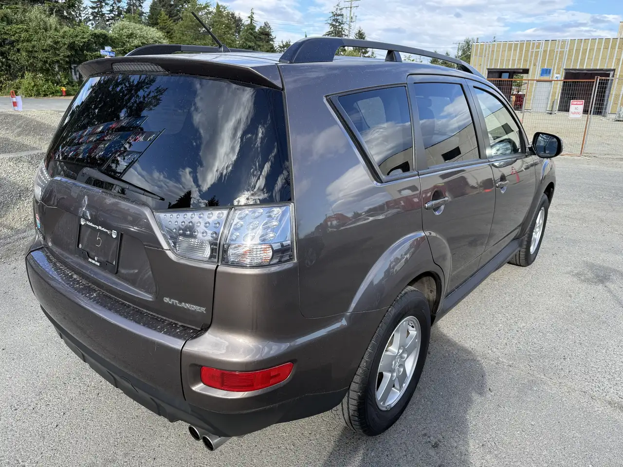 Mitsubishi Outlander снимка Mitsubishi Outlander