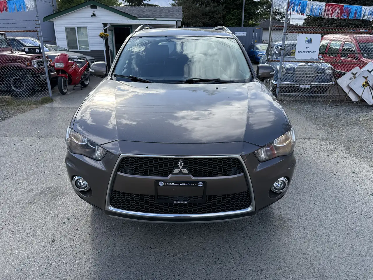 Mitsubishi Outlander снимка Mitsubishi Outlander