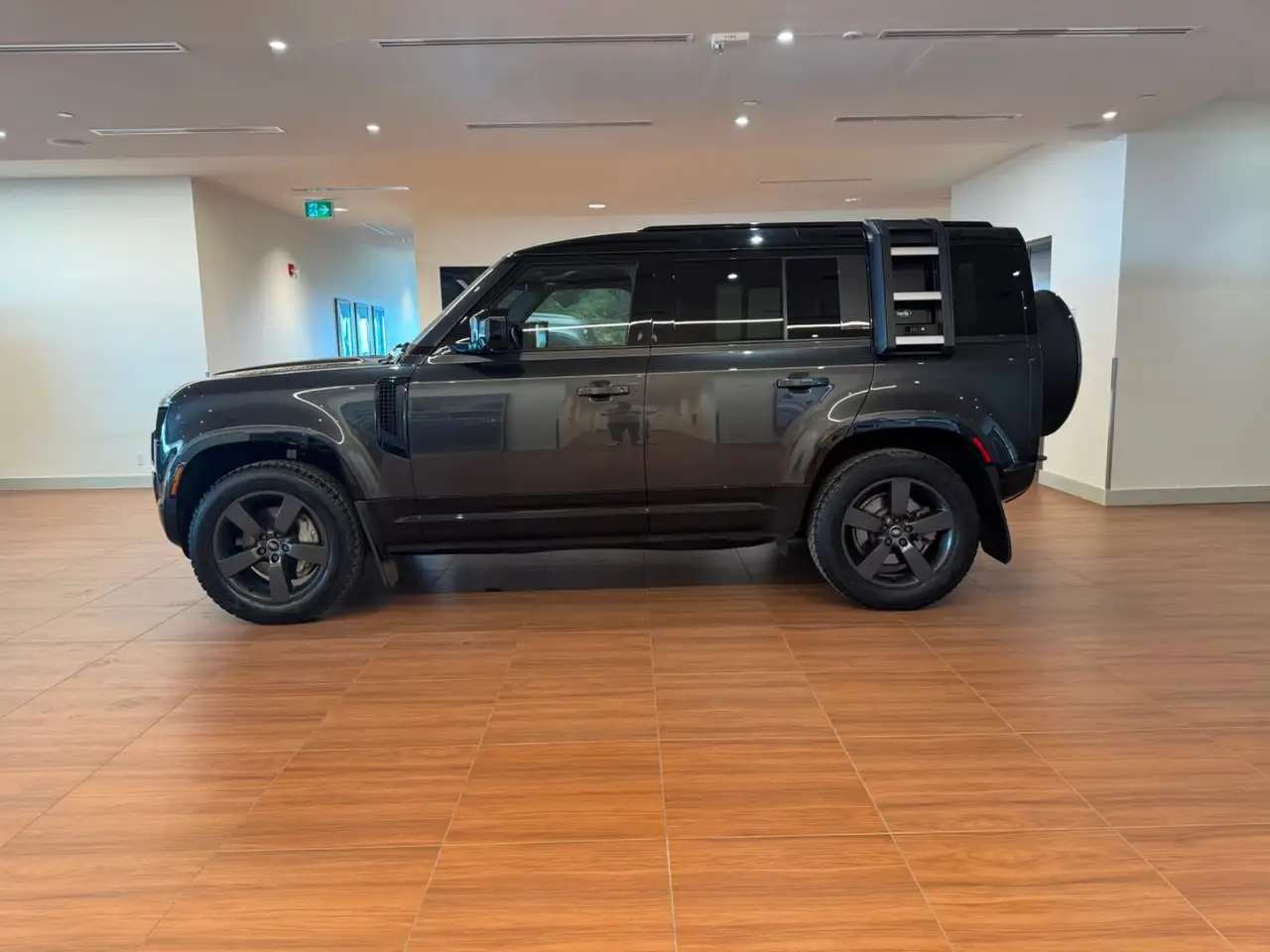 Land Rover Defender снимка Land Rover Defender