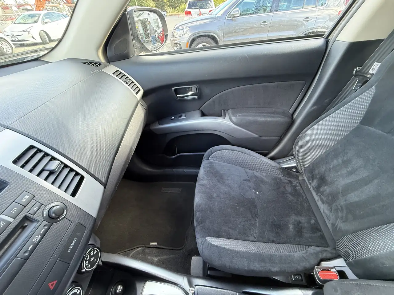 Mitsubishi Outlander снимка Mitsubishi Outlander