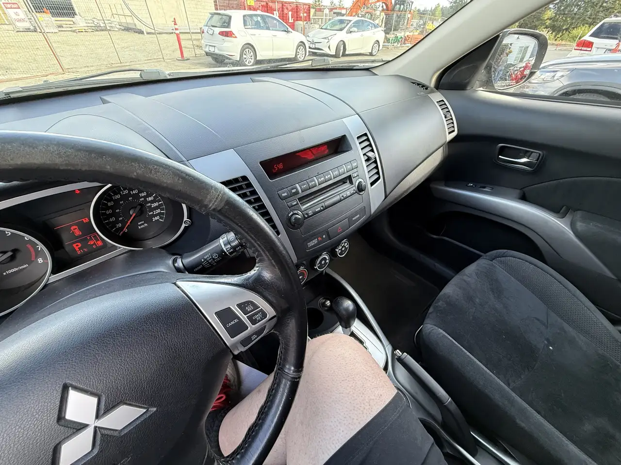 Mitsubishi Outlander снимка Mitsubishi Outlander