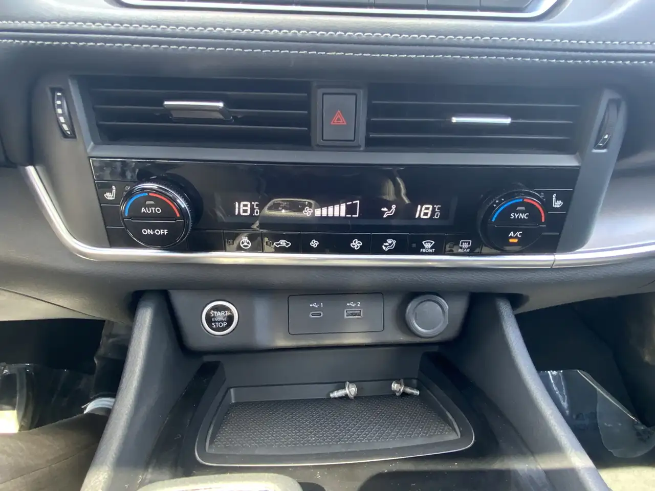 Nissan Rogue photo Nissan Rogue