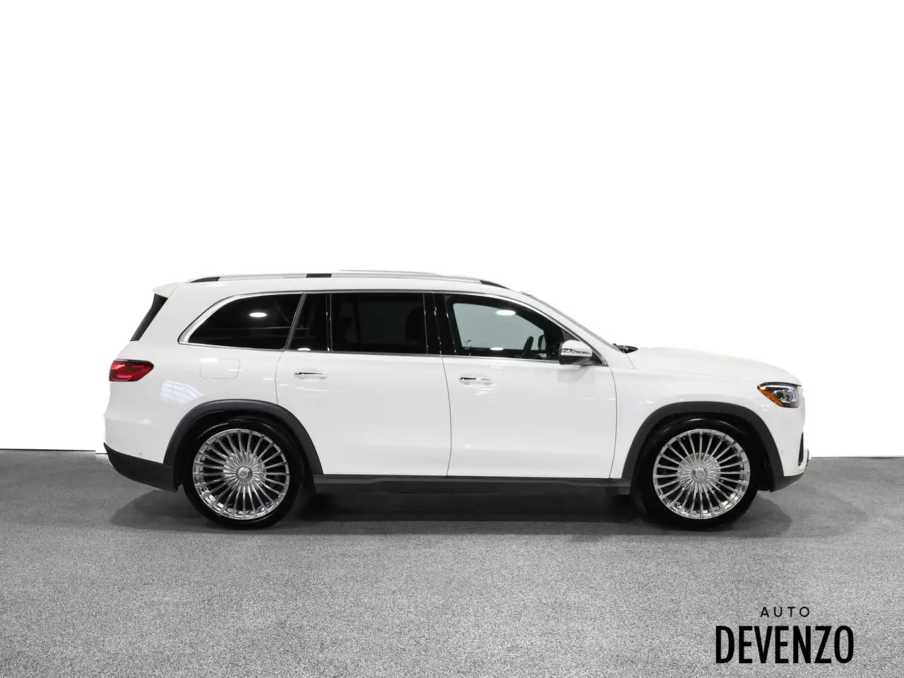 Mercedes-Benz GLS снимка Mercedes-Benz GLS
