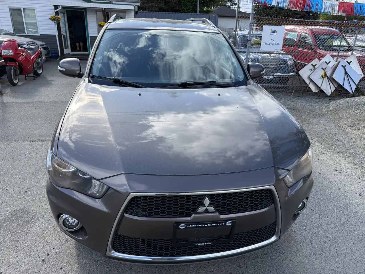 Mitsubishi Outlander снимка Mitsubishi Outlander