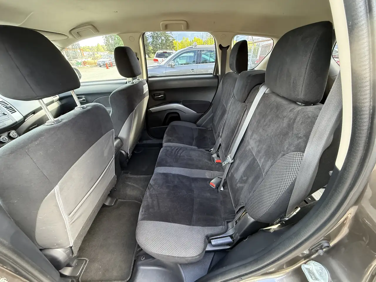 Mitsubishi Outlander снимка Mitsubishi Outlander