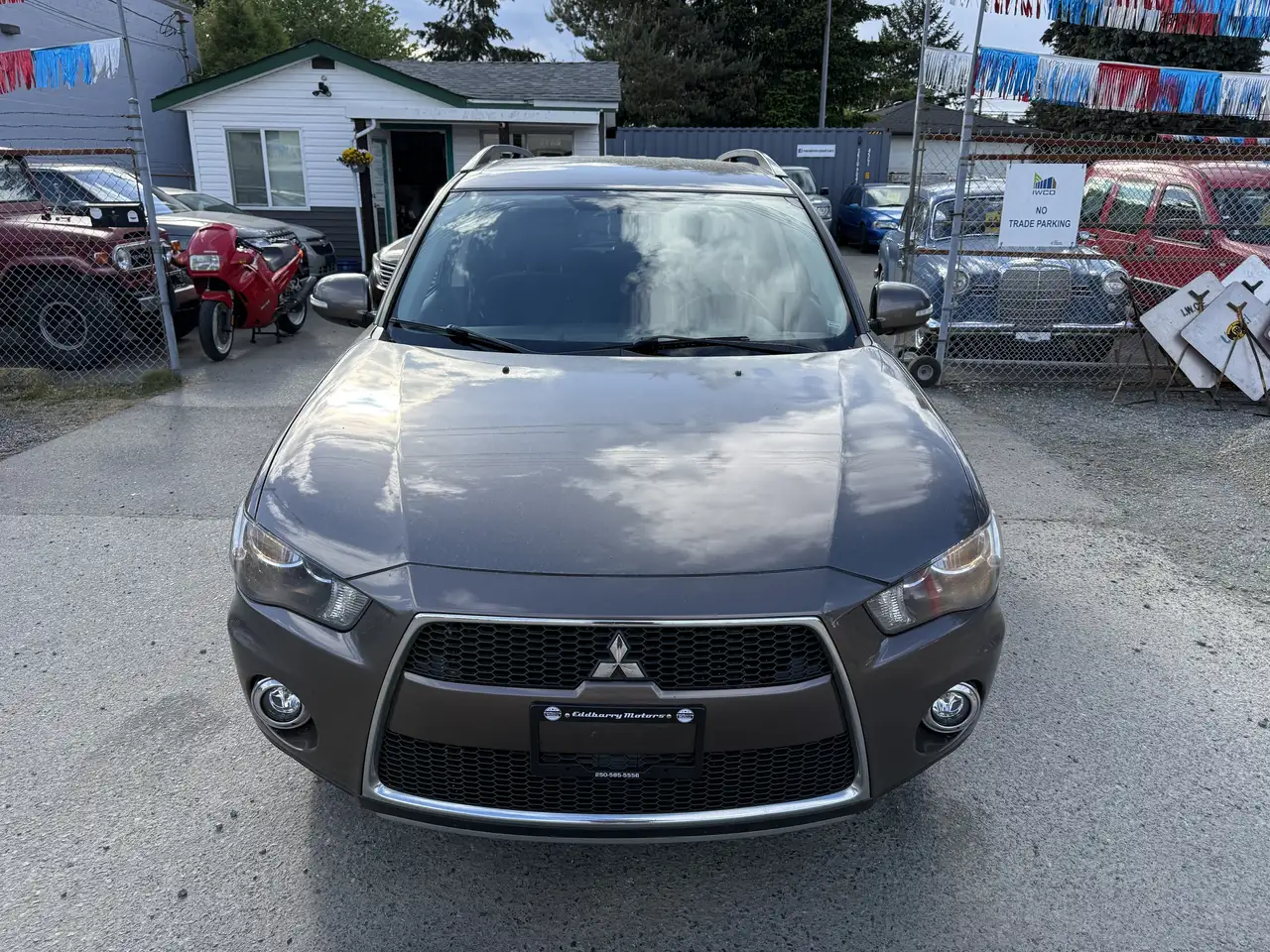 Mitsubishi Outlander снимка Mitsubishi Outlander