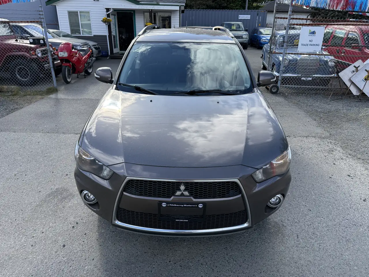 Mitsubishi Outlander снимка Mitsubishi Outlander